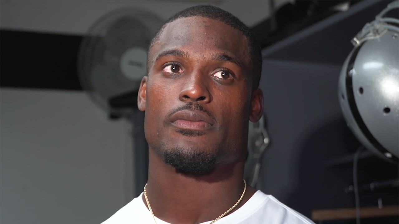 LB Tahir Whitehead talks about Russell Wilson, experience with previous ...