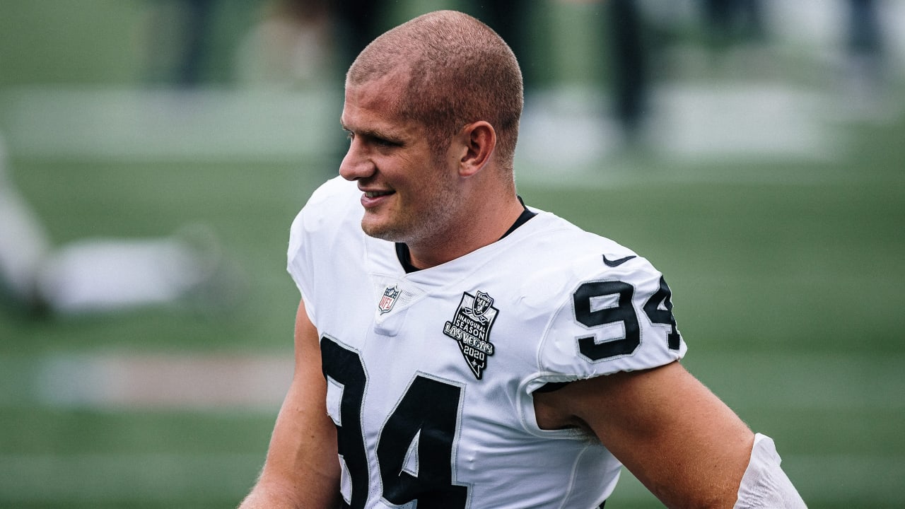 Raiders' Carl Nassib shows courage coming out as gay NFL player