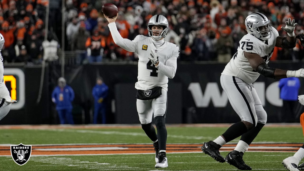 Derek Carr and Raiders struggle in cold weather games: Bengals