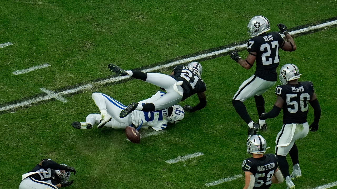 Watch: Raiders CB Amik Robertson fumble return for TD vs Broncos