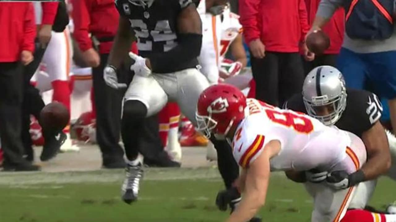 Travis Kelce hauls in four touchdowns in Chiefs' win over Raiders