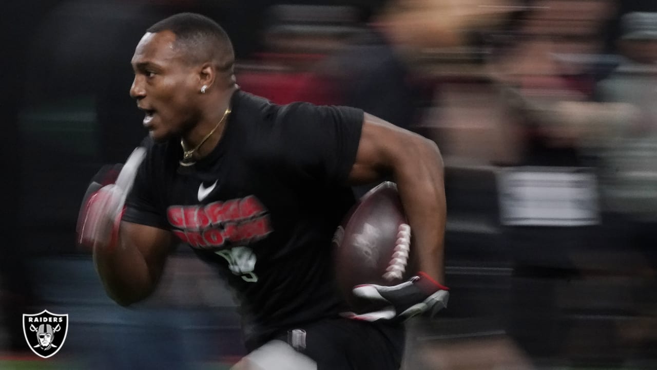 Las Vegas Raiders running back Zamir White (35) leaves the field against  the Indianapolis Colts during the first half of an NFL football game,  Sunday, Nov 13, 2022, in Las Vegas. (AP