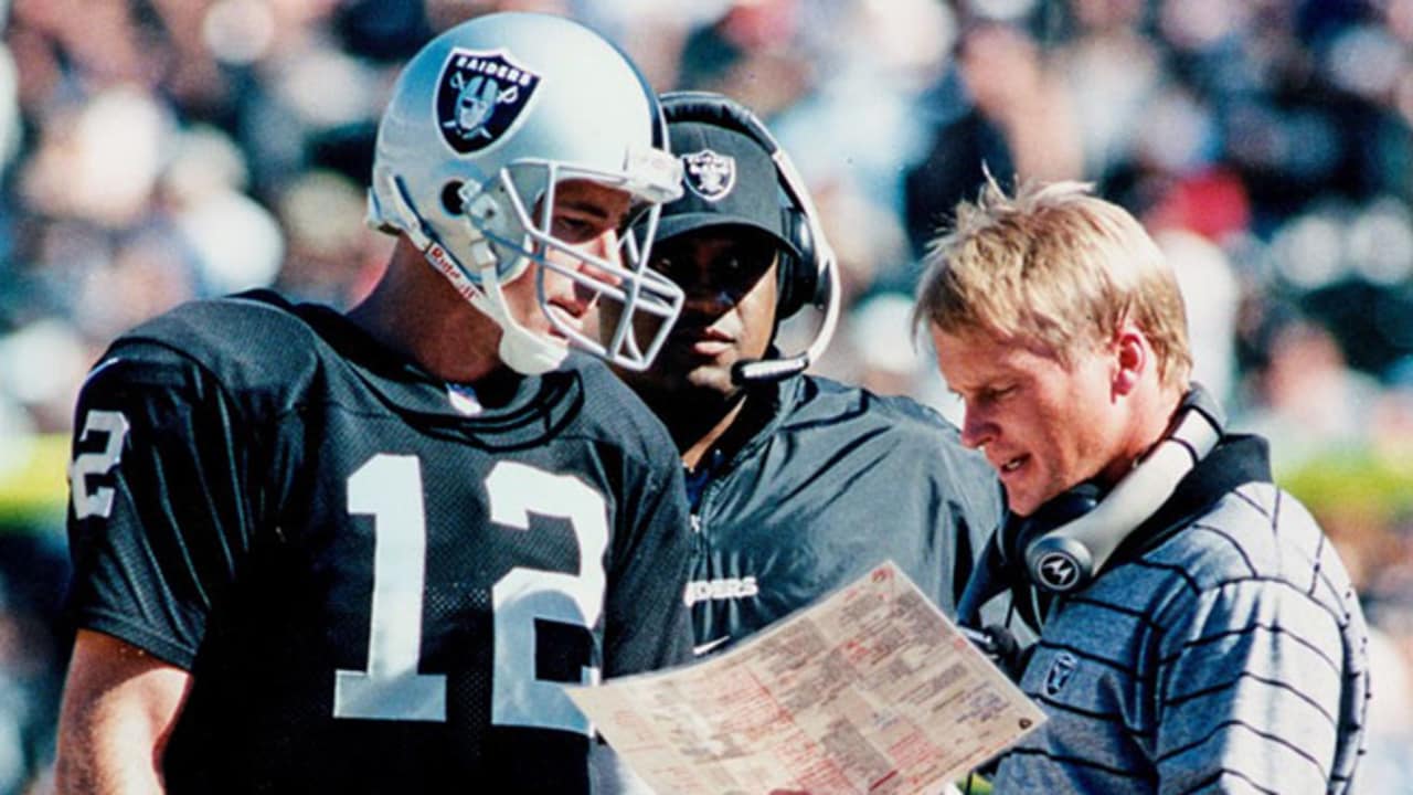 Rich Gannon leads the Silver and Black to Super Bowl XXXVII