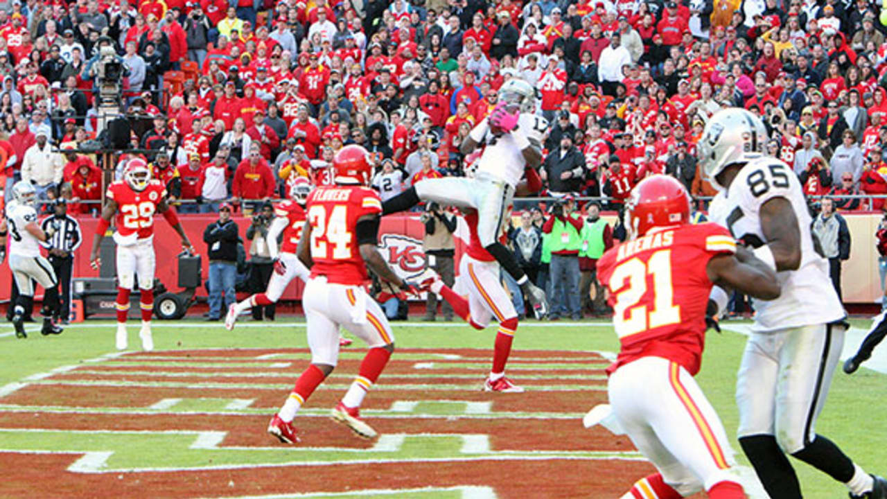 Raiders RB Darren McFadden Has Some Chiefs RB Jamaal Charles In