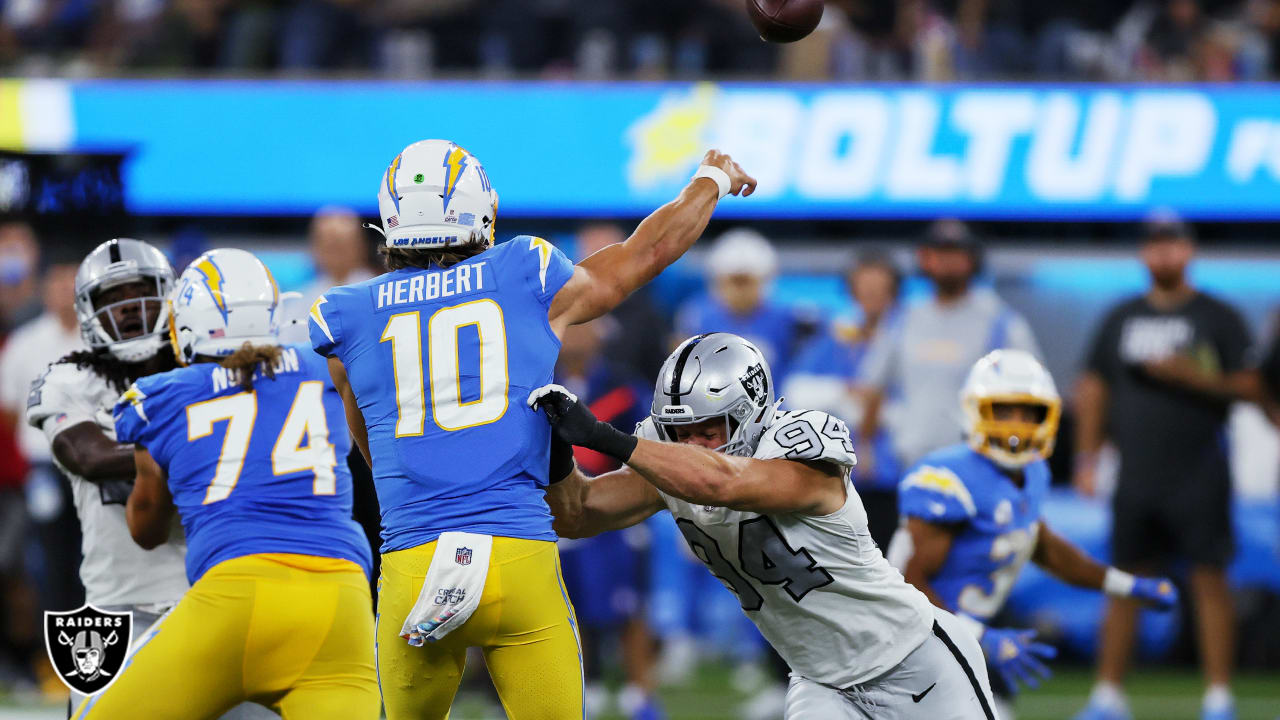 Chargers Highlight: Justin Herbert rushes for first score vs. Raiders