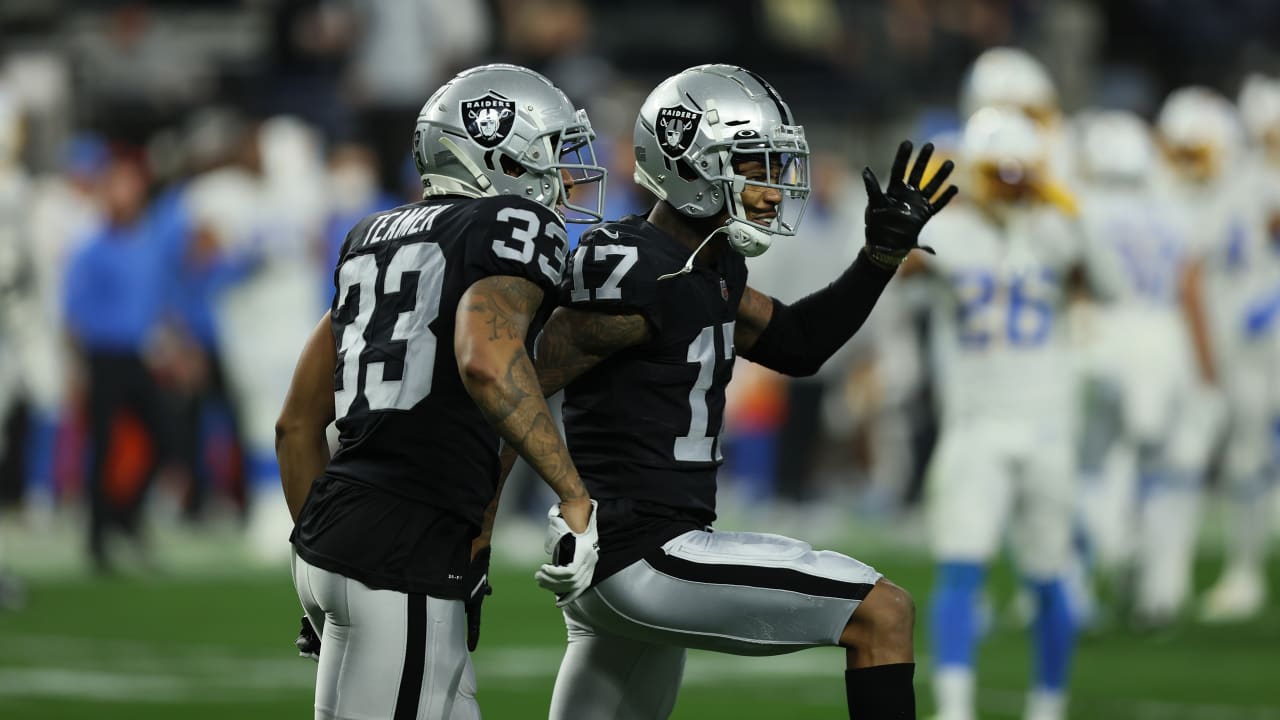 With 2-minute drill, Raiders get even by halftime