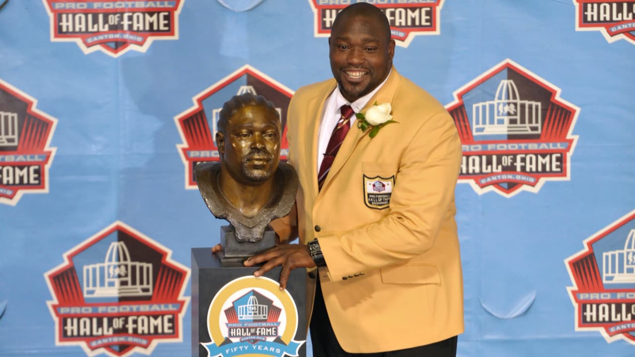 Buccaneers' This Date In History: Sapp Voted Into Hall Of Fame