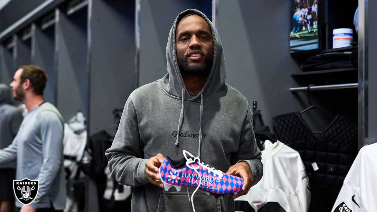 Photos: Raiders unbox custom cleats for NFL My Cause My Cleats