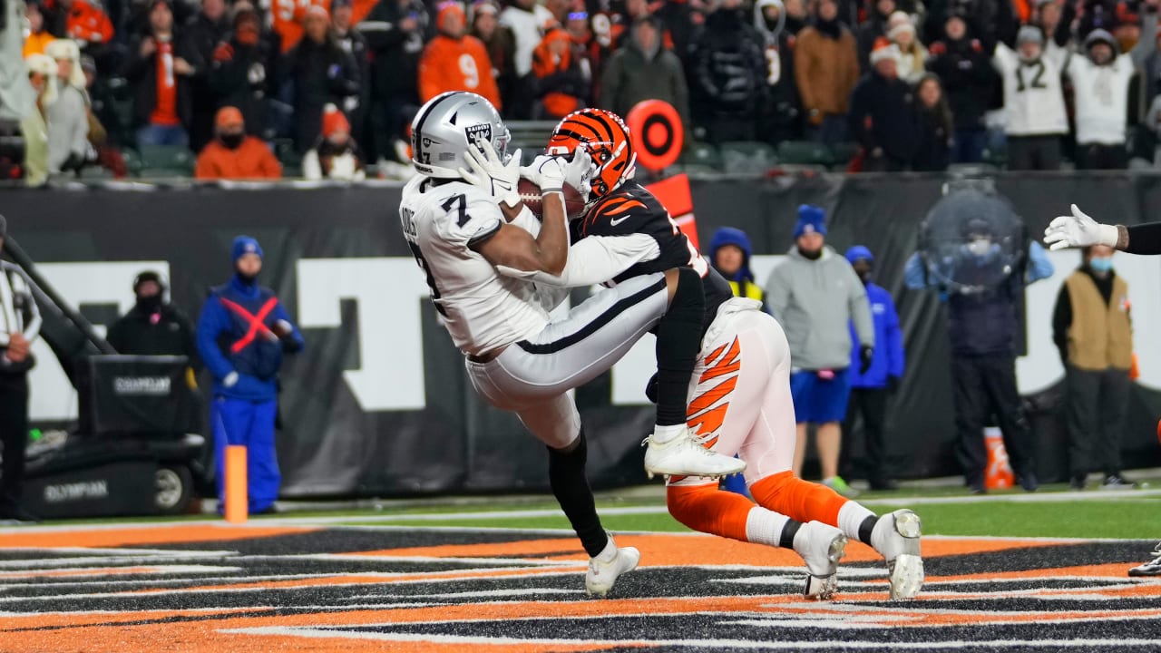 Jones, Raiders fall to Bengals