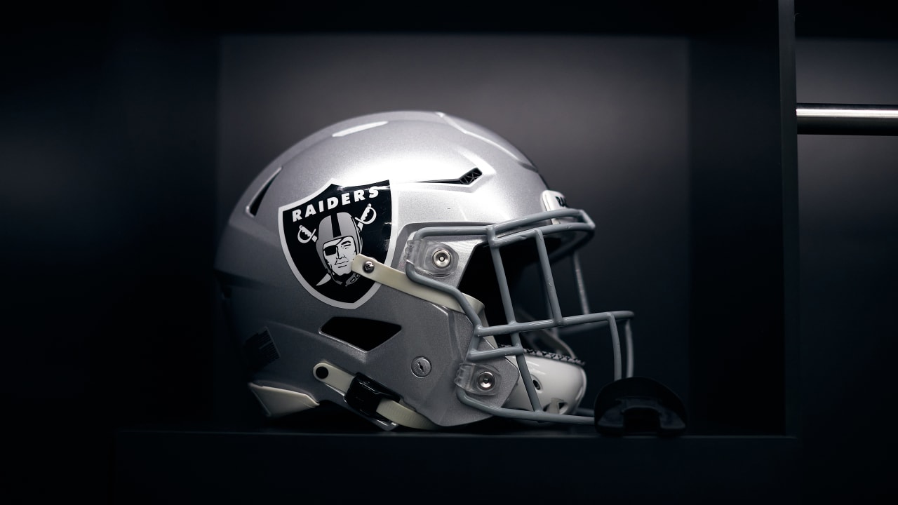 Raiders: 1 free agent who can help fill biggest NFL offseason need