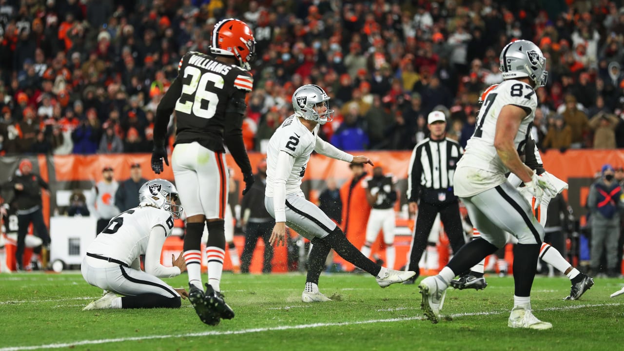 Raiders beat Browns 17-14 on last-second 48-yard FG from Daniel