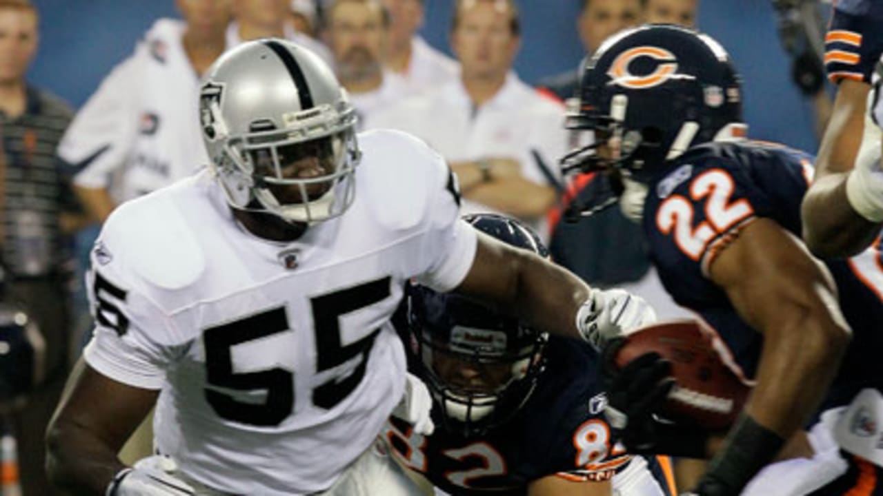 Urlacher, Briggs lead fierce Bears defense