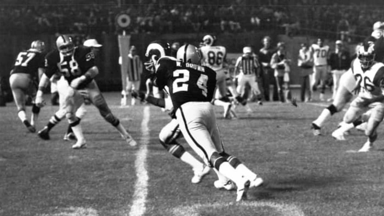 100 Oakland Raiders Willie Brown Stock Photos, High-Res Pictures