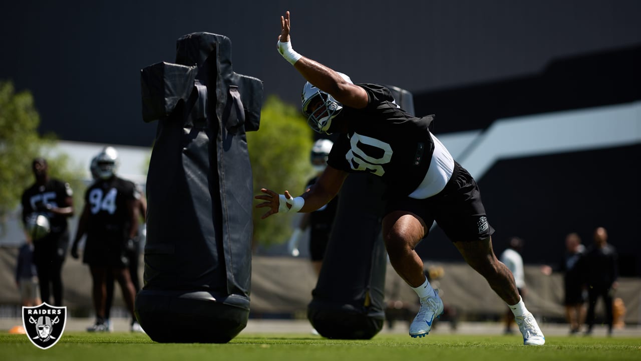 Raiders' look shaky on offense in second week of OTAs