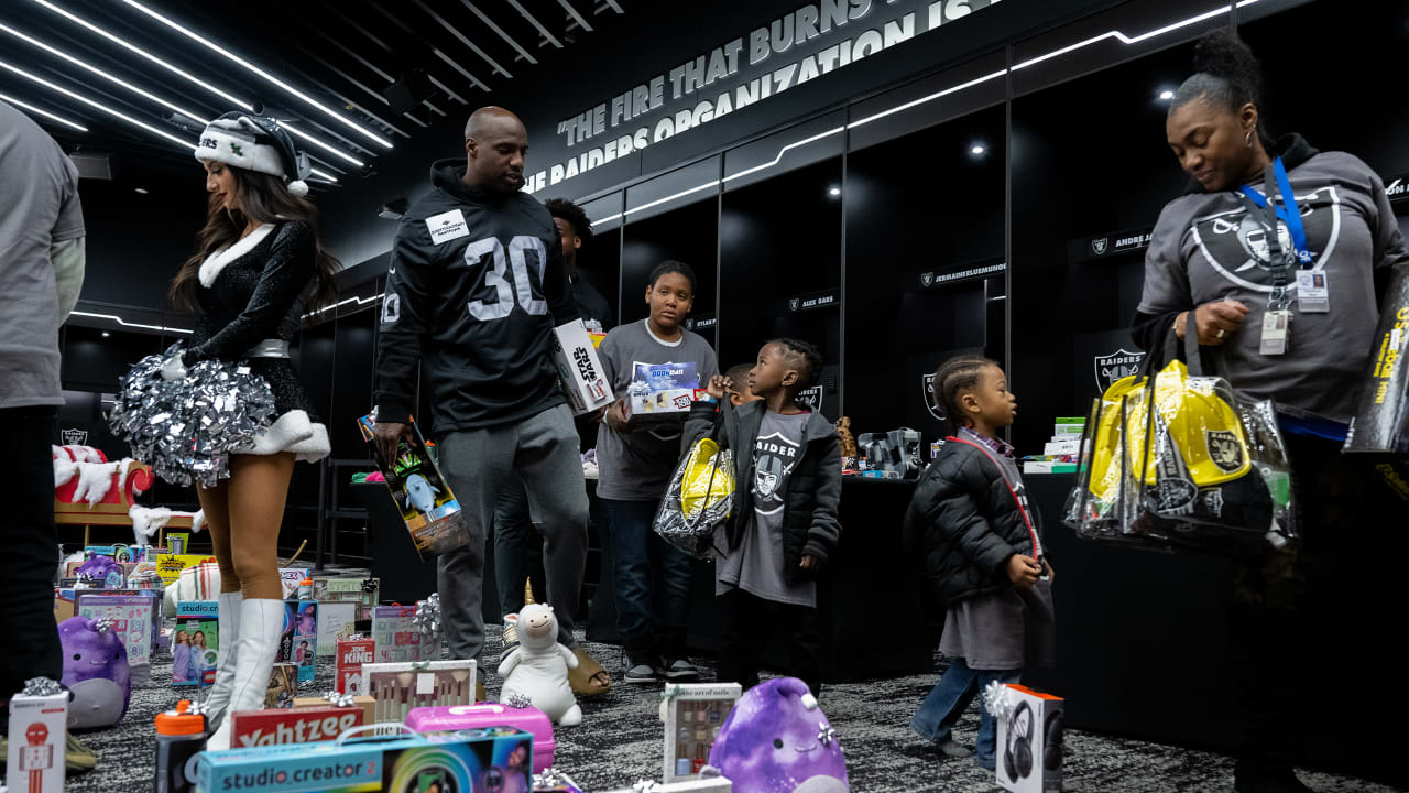 Raiders host holiday party at Allegiant Stadium for valley-area children