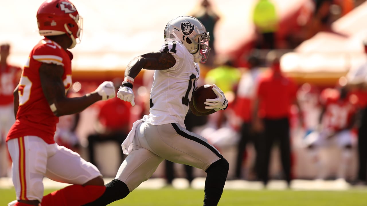 Henry Ruggs III torches the Kansas City secondary for his firstcareer