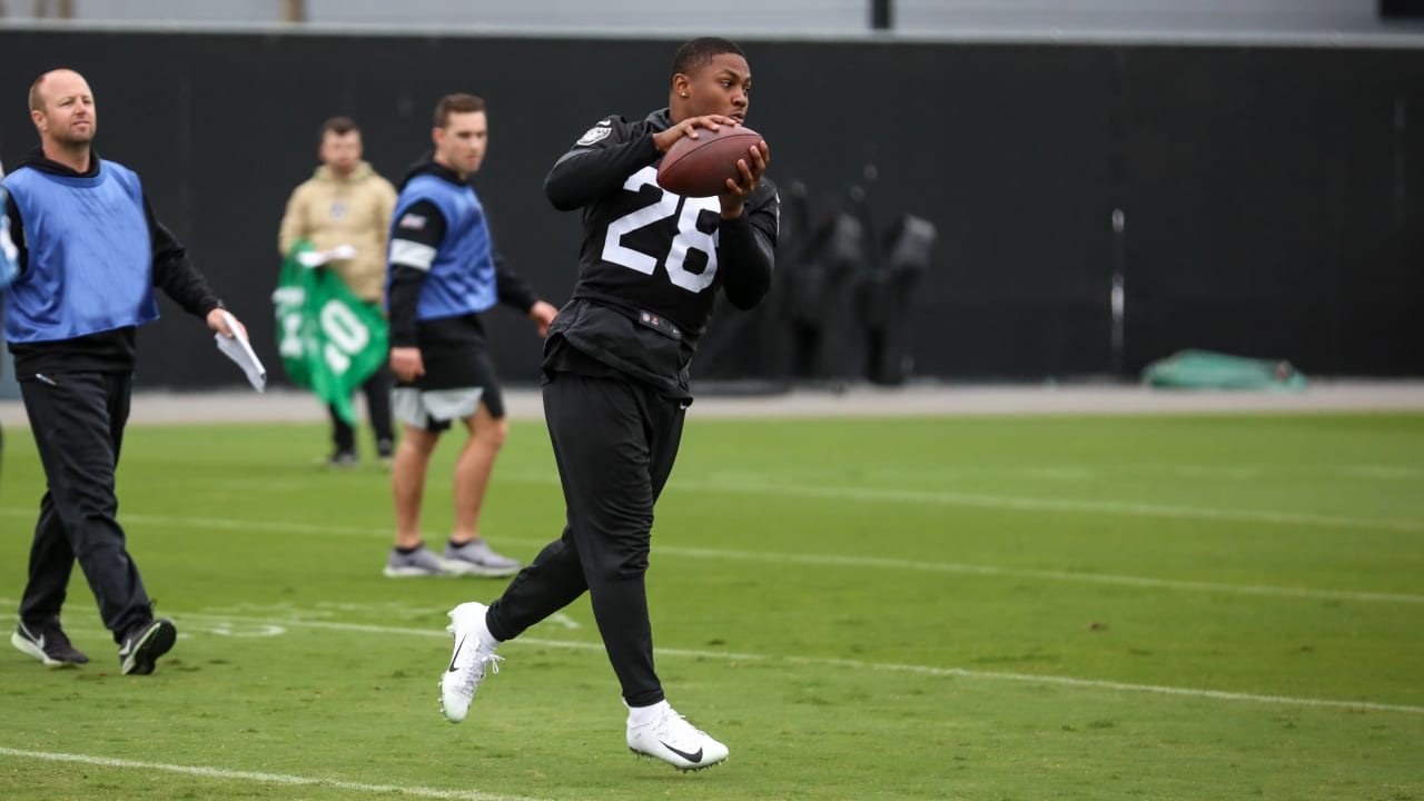 Josh Jacobs held out of Wednesday's walkthrough with Raiders