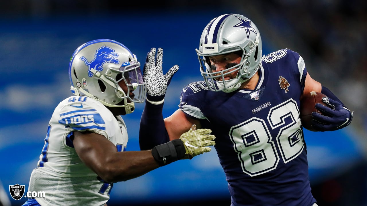 East Rutherford, New Jersey, USA. 6th Dec, 2020. Las Vegas Raiders tight  end Jason Witten (82) looks on during the NFL game between the Las Vegas  Raiders and the New York Jets