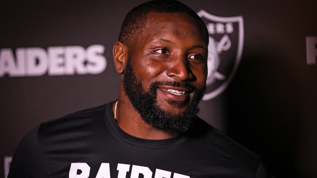NaVorro Bowman Meets The Media