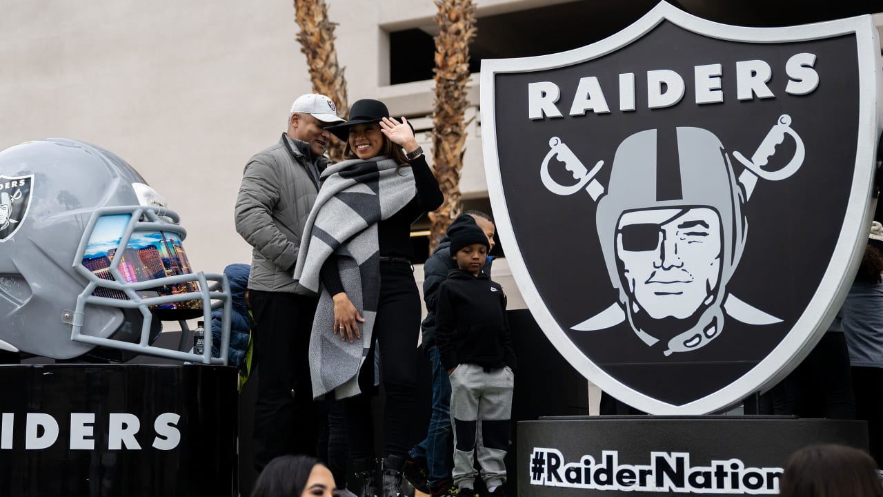 Watch: Raiders attend annual MLK Parade