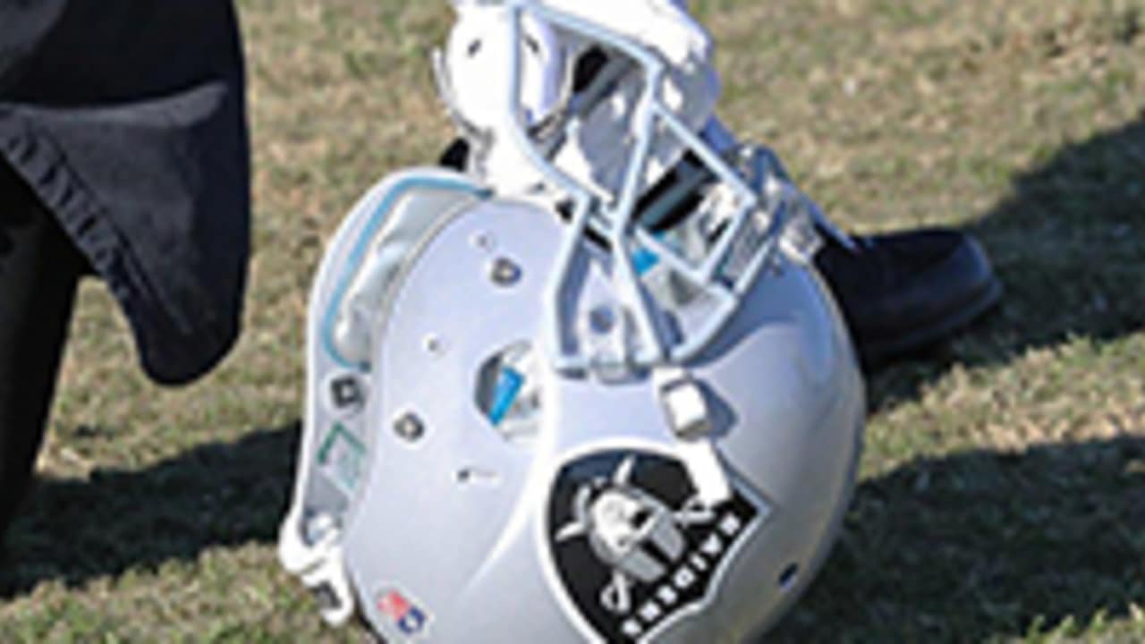 How To Watch/Listen To The Oakland Raiders Game Against the Denver Broncos