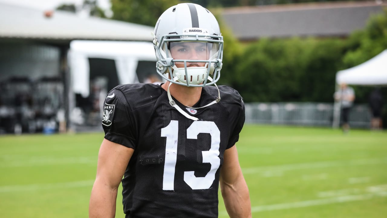 Raiders' Carr struggling to hit stride in McDaniels' scheme