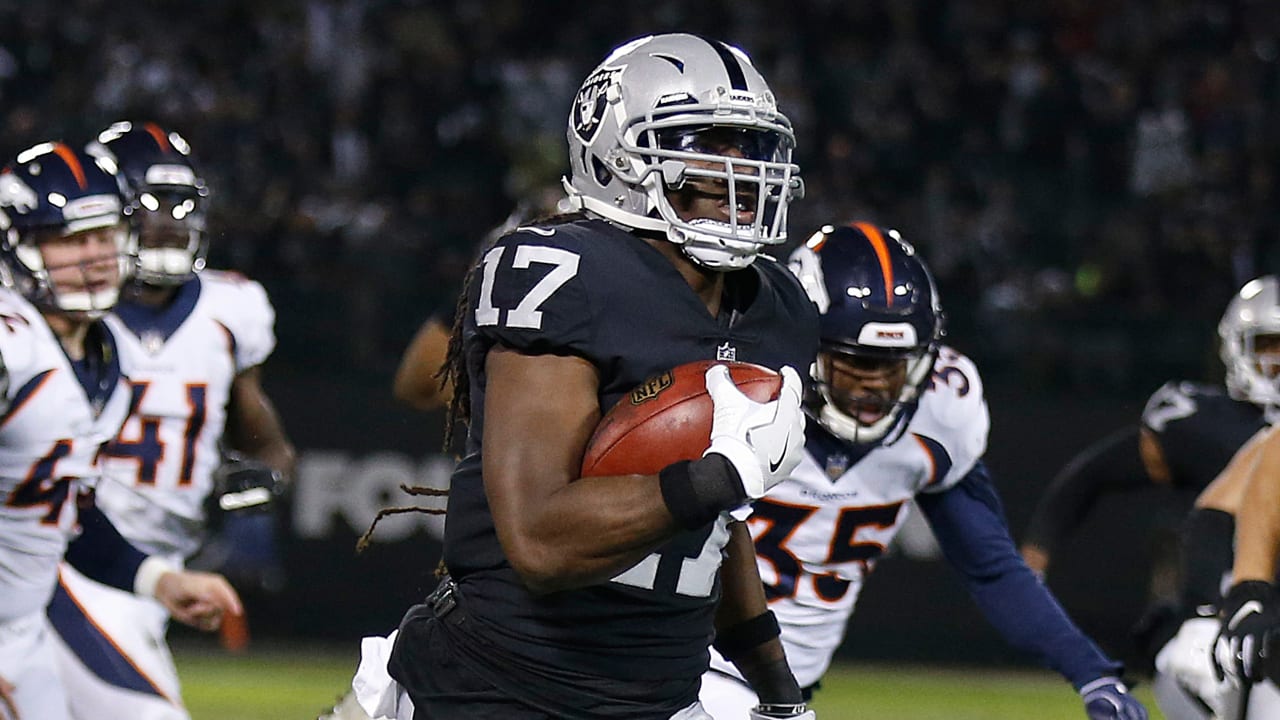 Harris weaves through Broncos' kickoff team for 72yard return