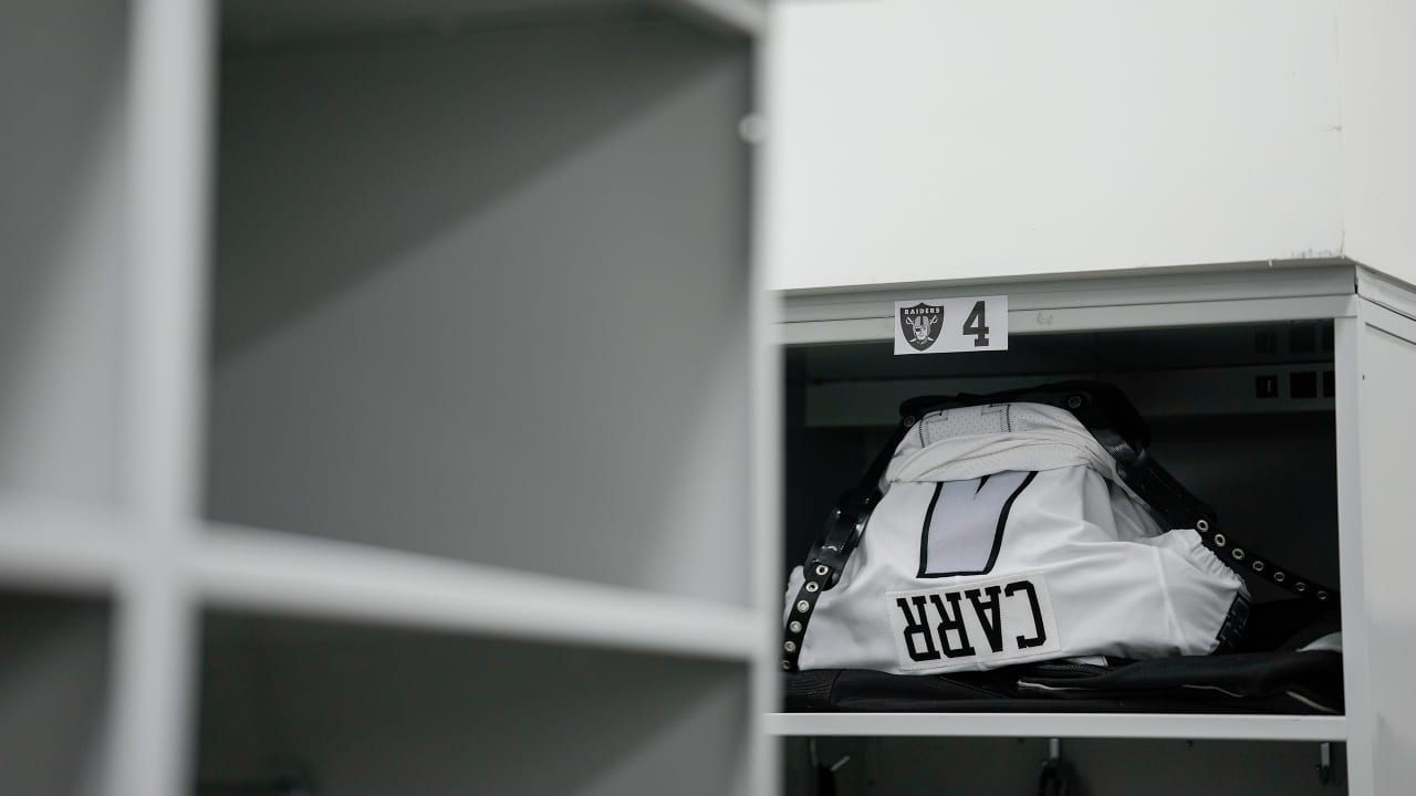 Theory: The Las Vegas Raiders are switching to White with Silver Numbers (Color  Rush) Jerseys for Permanent Away Uniforms : r/raiders