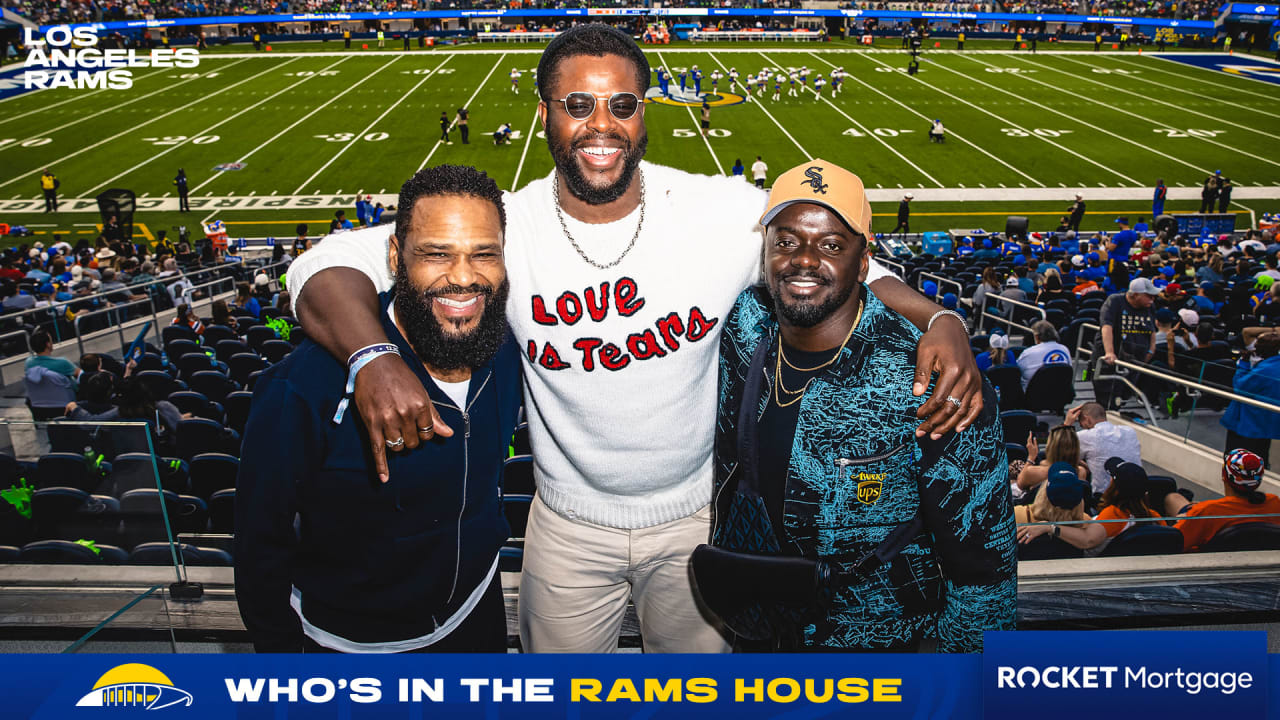 The Sports Report: Rams have a very nice Christmas Day - Los