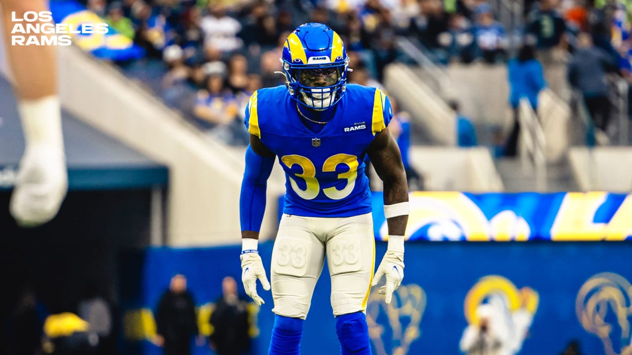Nick Scott pranks his teammates for Rams' Christmas Day game with