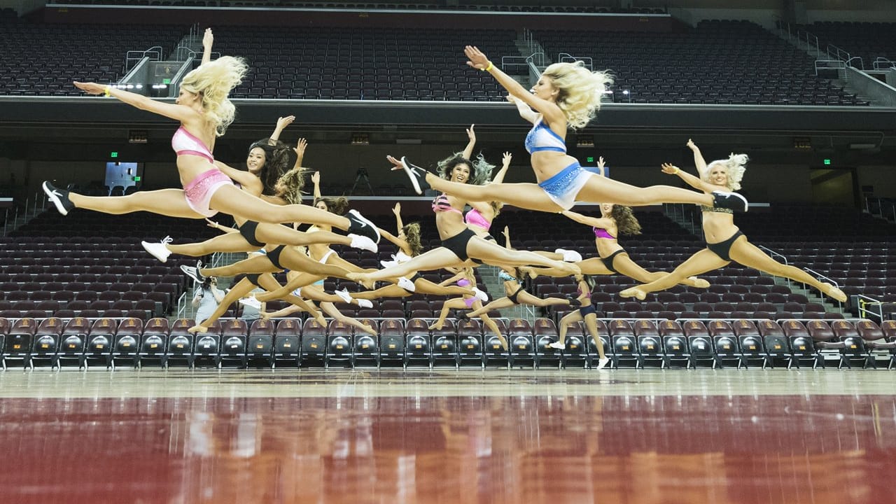 Los Angeles Rams final squad auditions draw in dozens of cheerleader  hopefuls - ABC7 Los Angeles