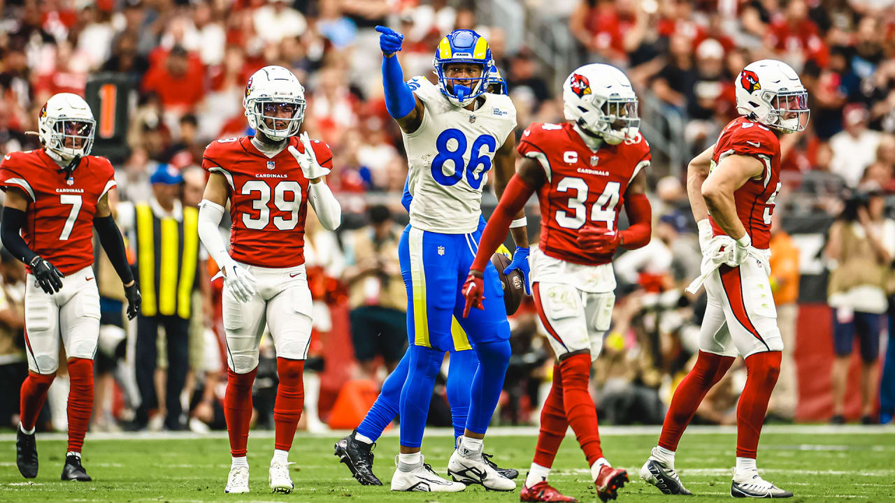 Los Angeles Rams tight end Kendall Blanton (86) breaks away