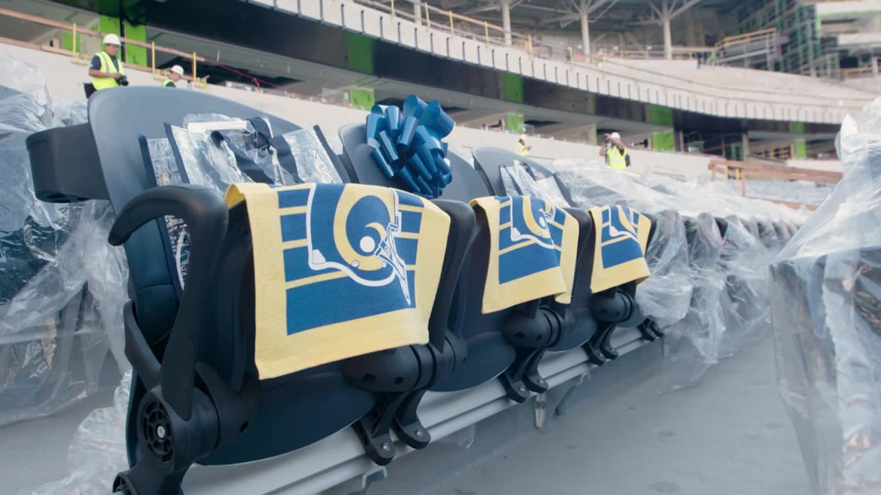 L.A. Rams host season ticket holders for 1st look at SoFi Stadium