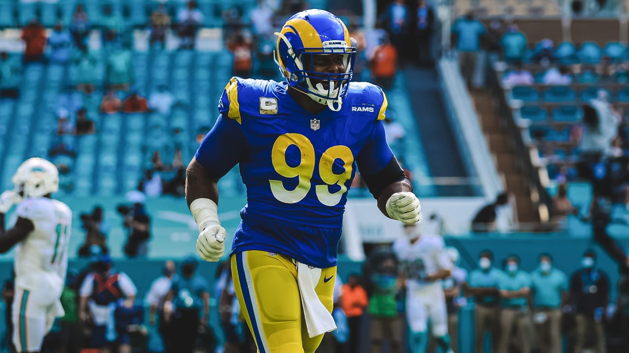 Los Angeles Rams defensive tackle Aaron Donald ends Miami Dolphins rookie  quarterback Tua Tagovailoa's first drive as starter with a strip-sack