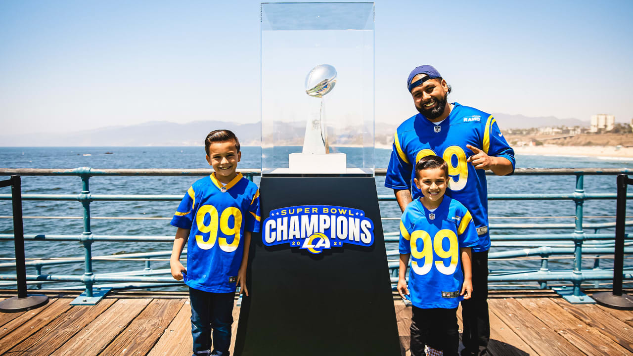 Los Angeles Rams Trophy Tour Recap and Best Fan Moments | Thousand Oaks ...