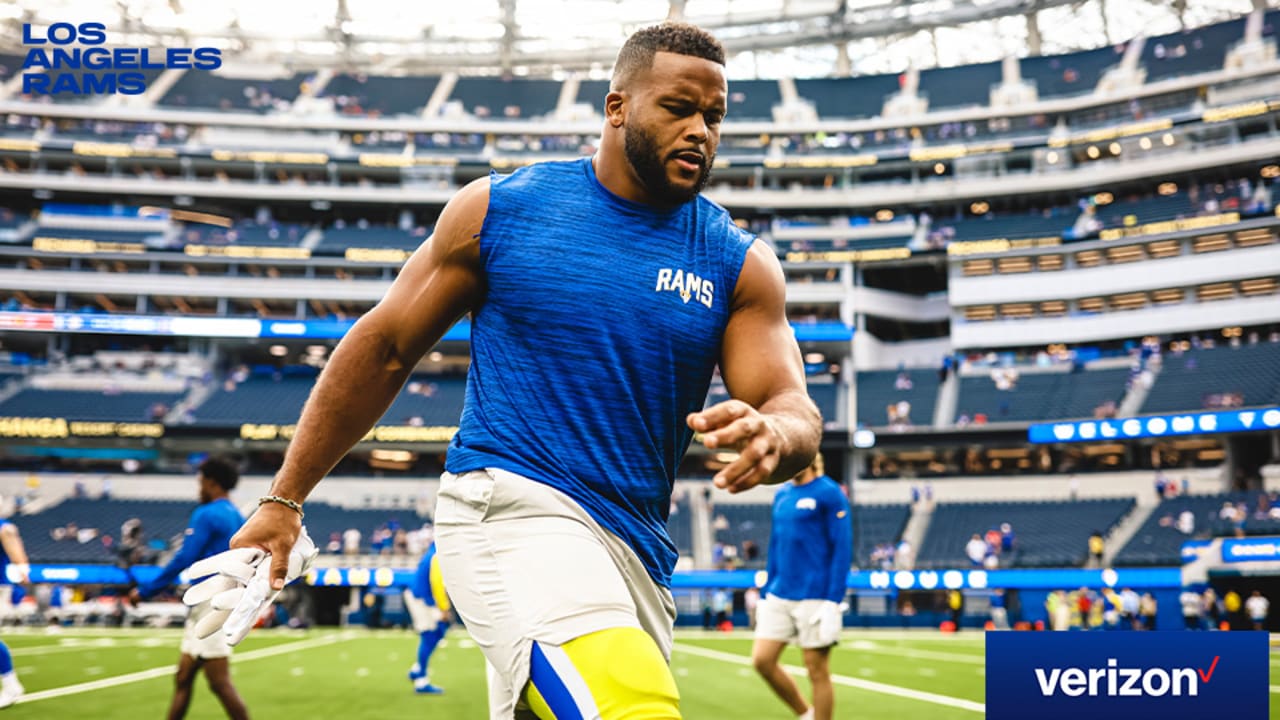 PREGAME PHOTOS: Rams hit the field at SoFi Stadium for pregame warmups ...