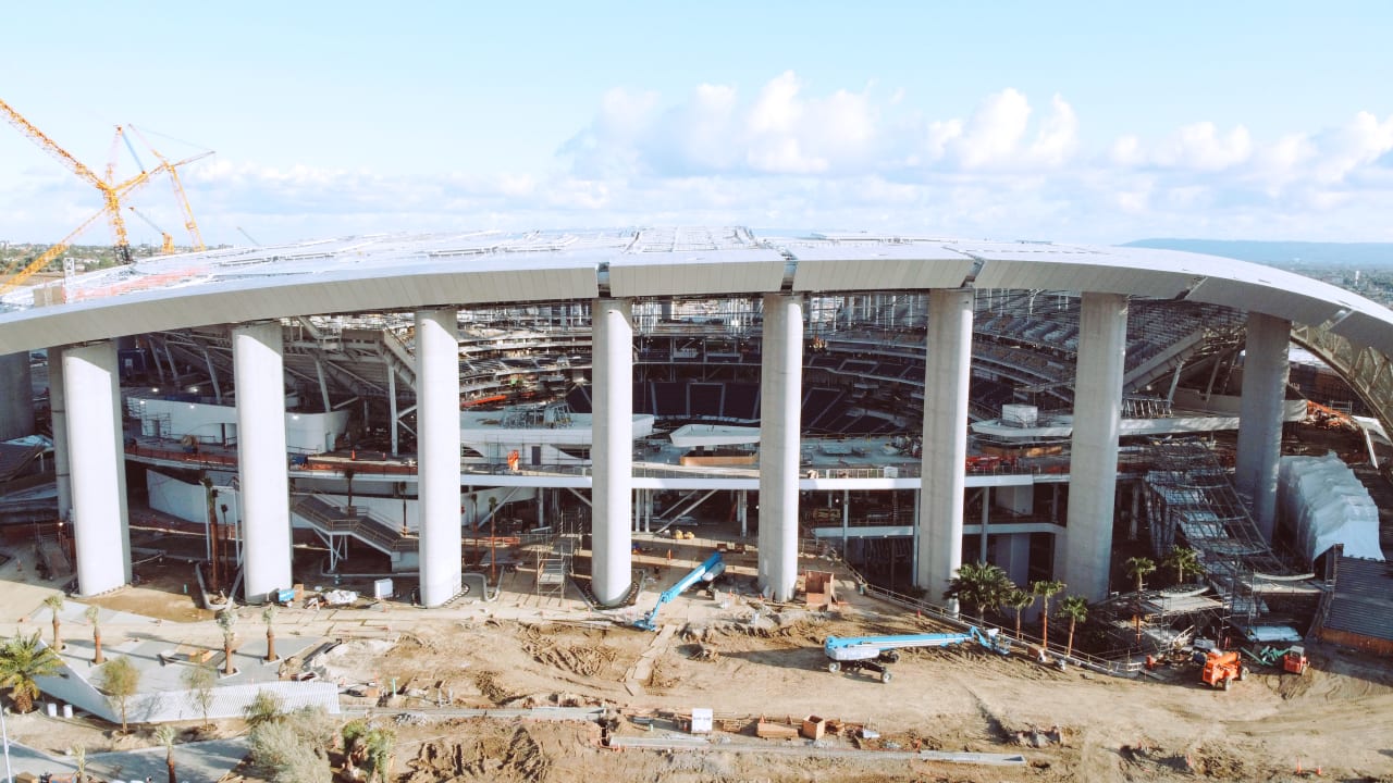 SoFi Stadium looking 🤩! ‪Share your - Los Angeles Rams