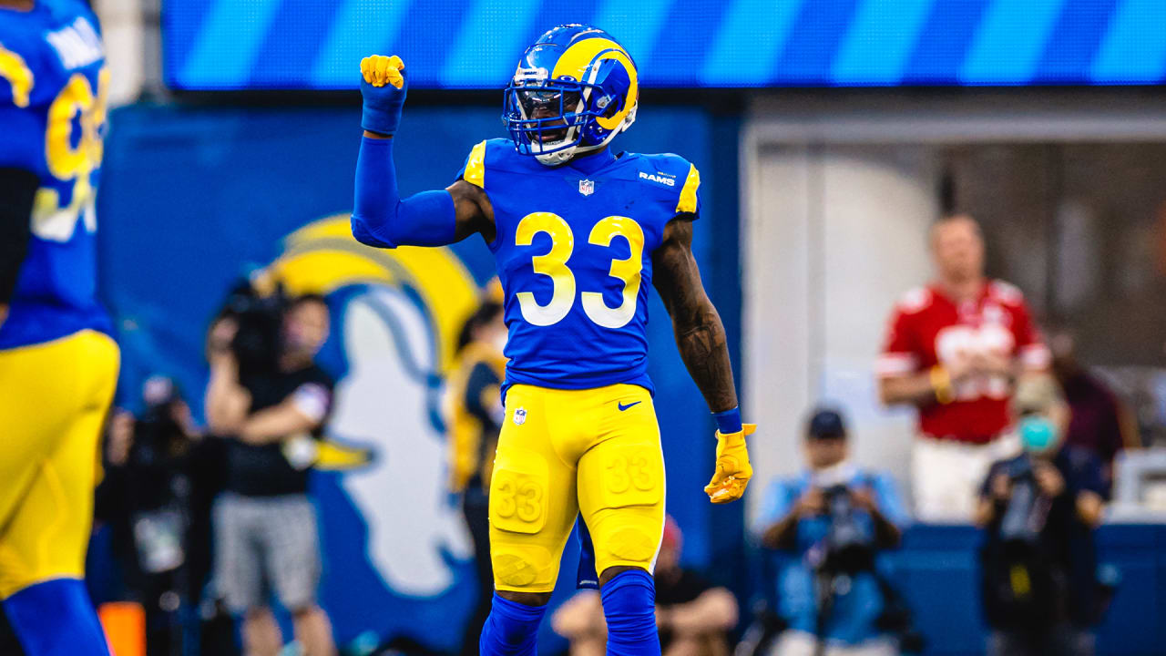 Los Angeles Rams safety Nick Scott (33) runs during an NFL football game  against the Atlanta Falcons Sunday, Sept. 18, 2022, in Inglewood, Calif.  (AP Photo/Kyusung Gong Stock Photo - Alamy