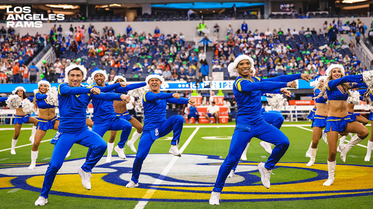 The Denver Bronco Cheerleaders perform during the Denver Broncos v the Los  Angeles Rams of an NFL football game Saturday, Aug 26, 2023, in Denver. (AP  Photo/Bart Young Stock Photo - Alamy