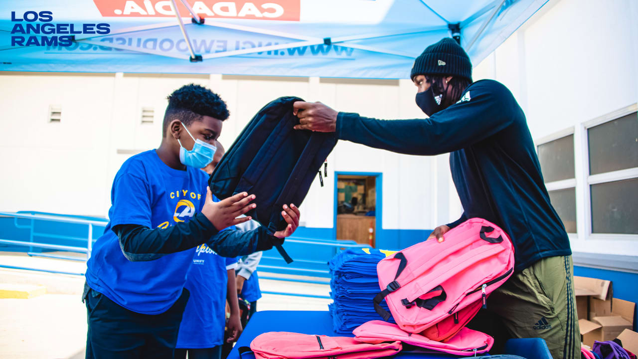 Rams' David Long Jr. Host Backpack Giveaway – Los Angeles Sentinel