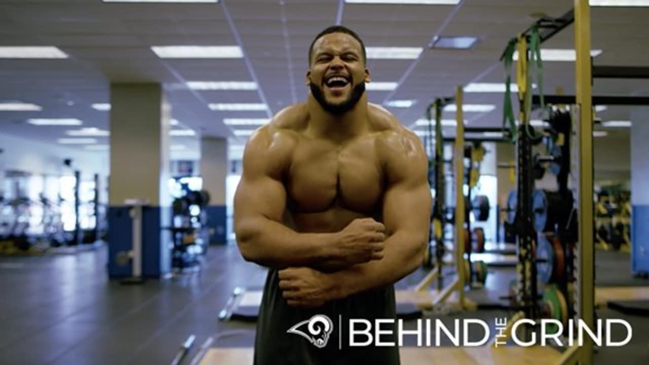 Behind the Grind: Aaron Donald's Offseason in Pittsburgh