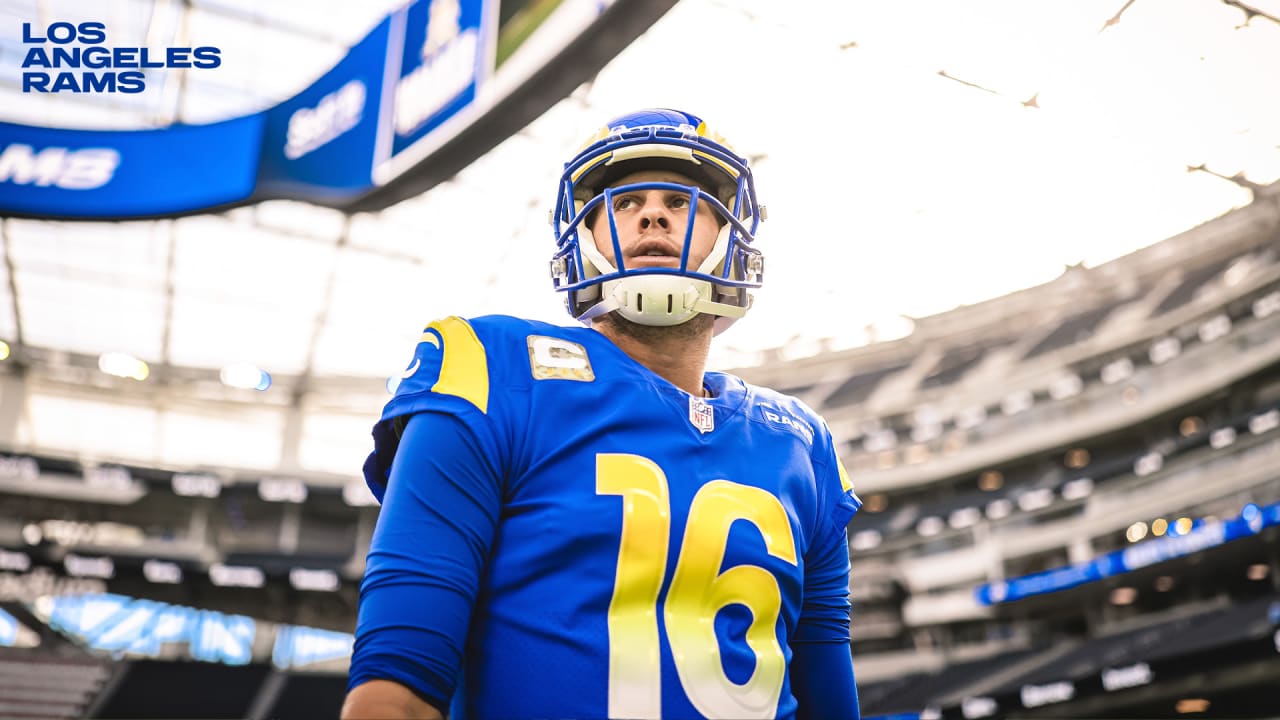 Photos: Rams players hit the field for pregame vs. Seahawks