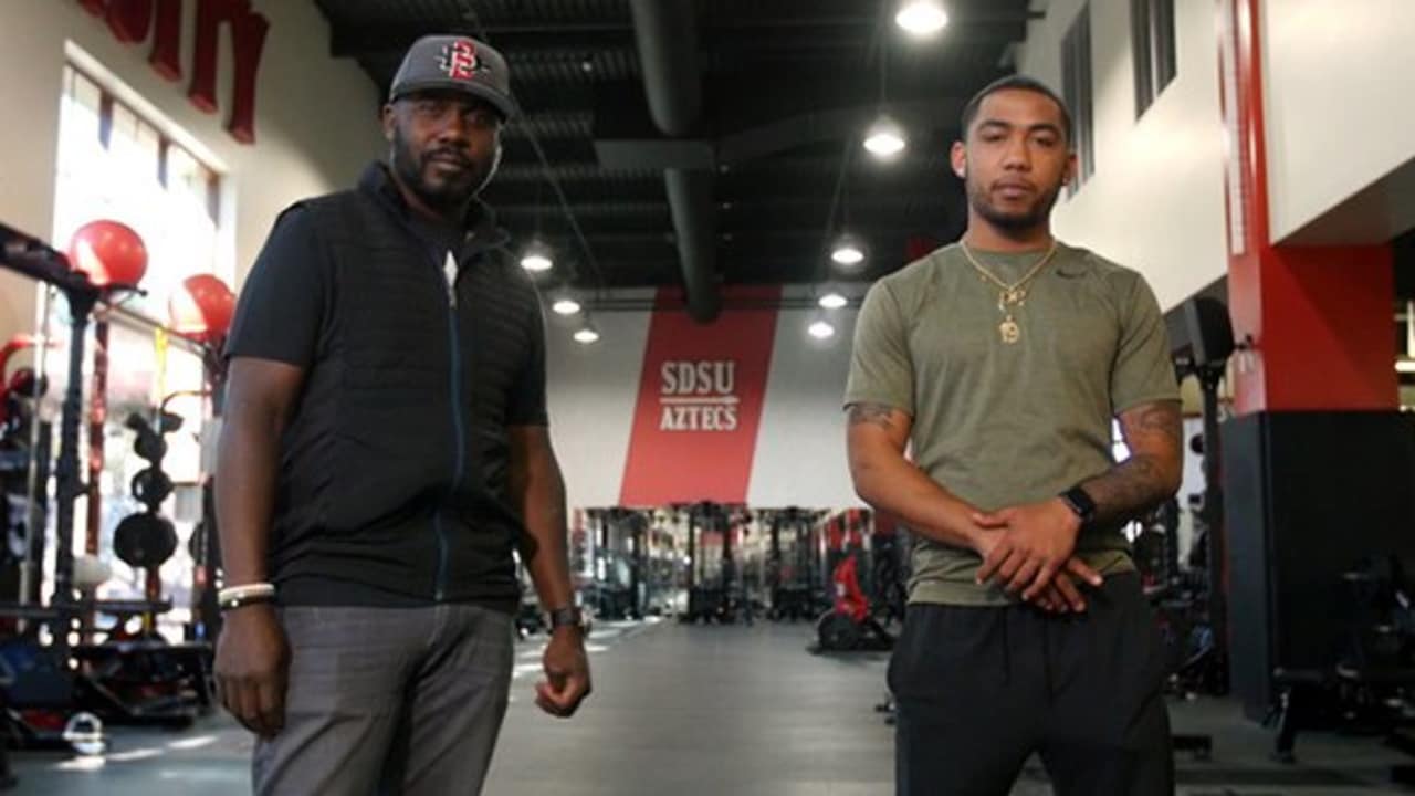 Legends of San Diego State: Marshall Faulk Visits Donnel Pumphrey -  Mountain West Connection