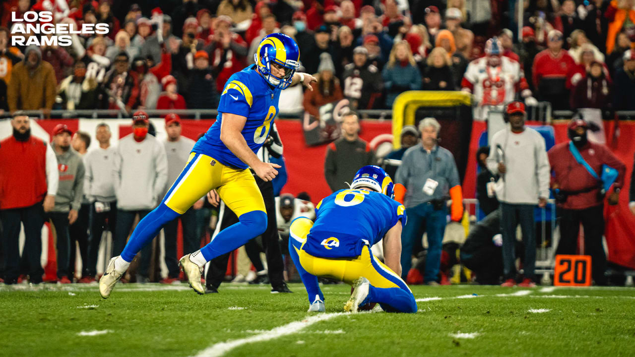 Los Angeles Rams place kicker Matt Gay (8) warms up before an NFL football  game against the Los Angeles Chargers Saturday, Aug. 14, 2021, in  Inglewood, Calif. (AP Photo/Kyusung Gong Stock Photo - Alamy