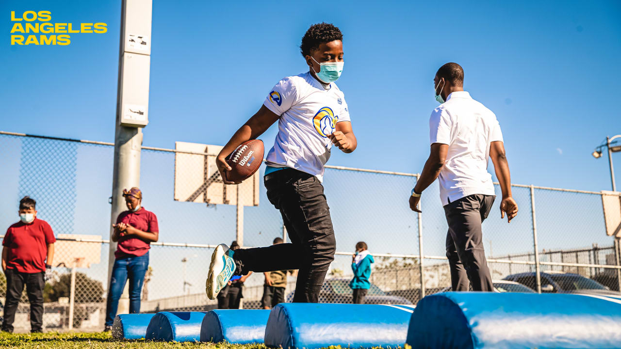 Rams launch flag football league for Los Angeles Unified students, surprise  students with jerseys and equipment