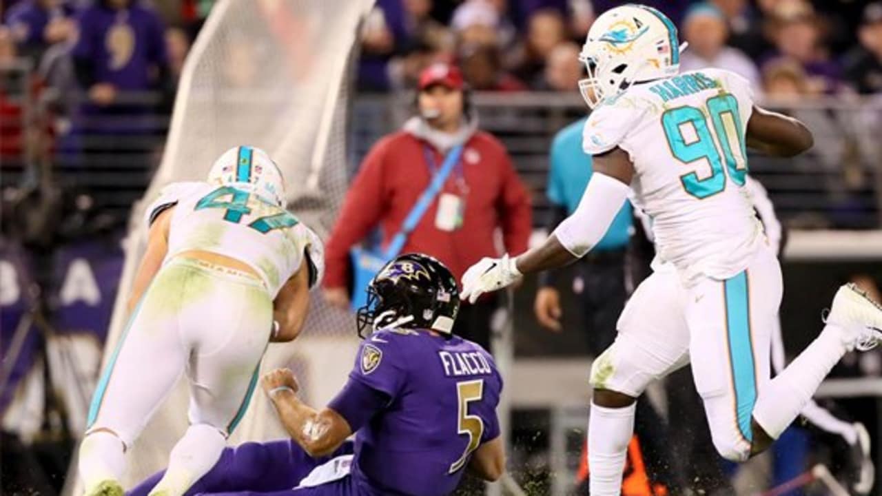 Dolphins LB Kiko Alonso Accidentally Runs to Ravens' Sideline After Tackle  