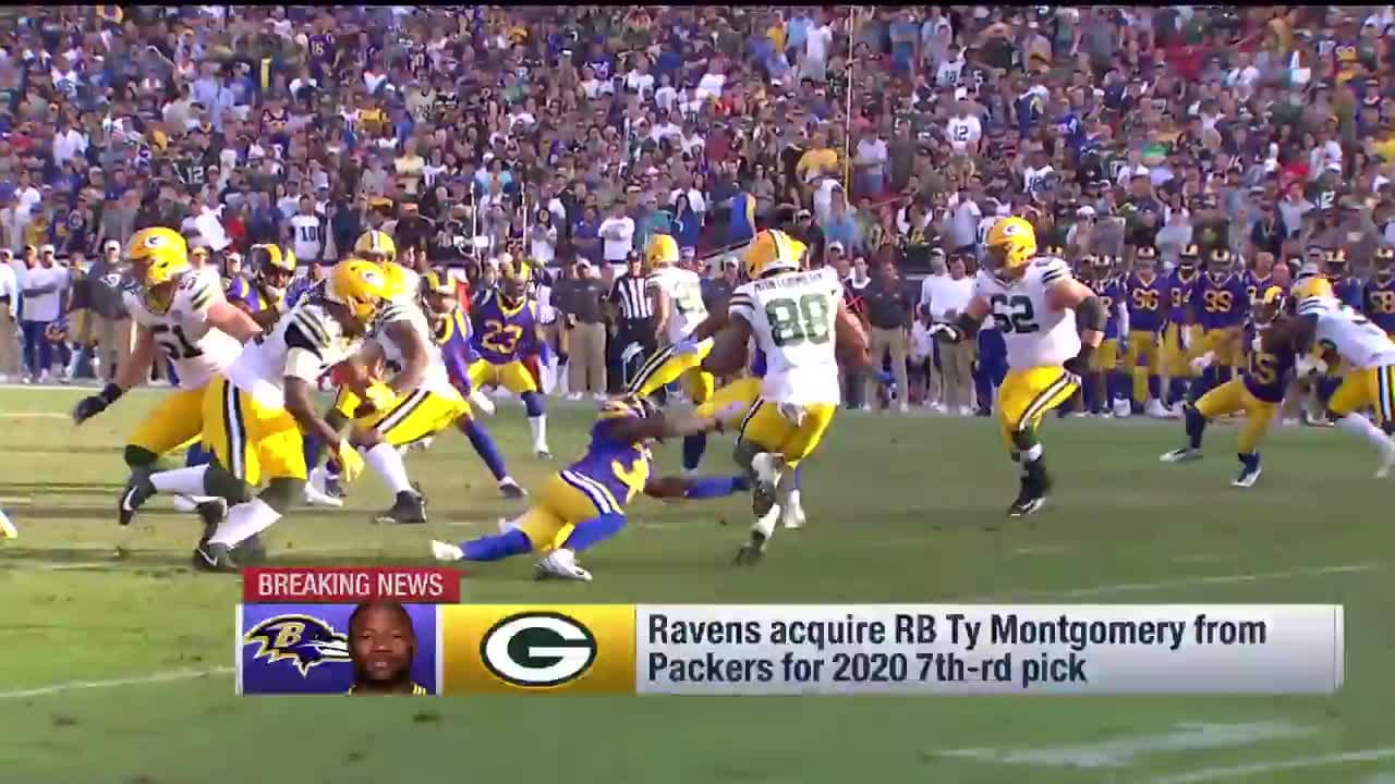 Green Bay Packers running back Ty Montgomery (88) breaks away from