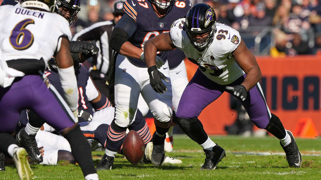 CHICAGO, IL - NOVEMBER 21: Baltimore Ravens quarterback Tyler Huntley (2)  throws the football during a game between the Chicago Bears and the Baltimore  Ravens on November 21, 2021 at Soldier Field