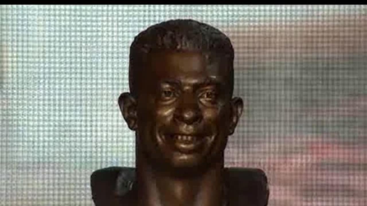 Deion Sanders Adds A Twist To His Hall Of Fame Bust 