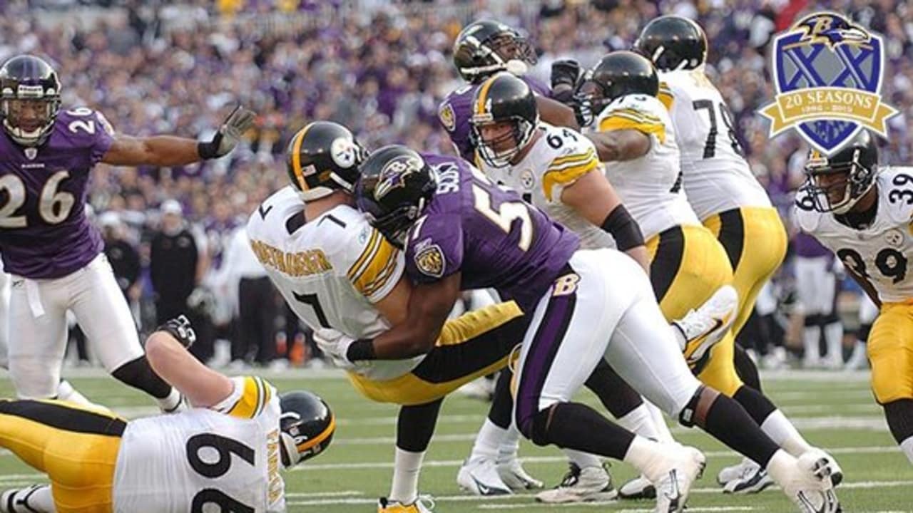 Oaklland, United States. 14th Dec, 2003. Baltimore Ravens offensive tackle Jonathan  Ogden during 20-12 loss to the Oakland Raiders at Network Associates  Coliseum in an NFL football game, Sunday, Dec. 14, 2003